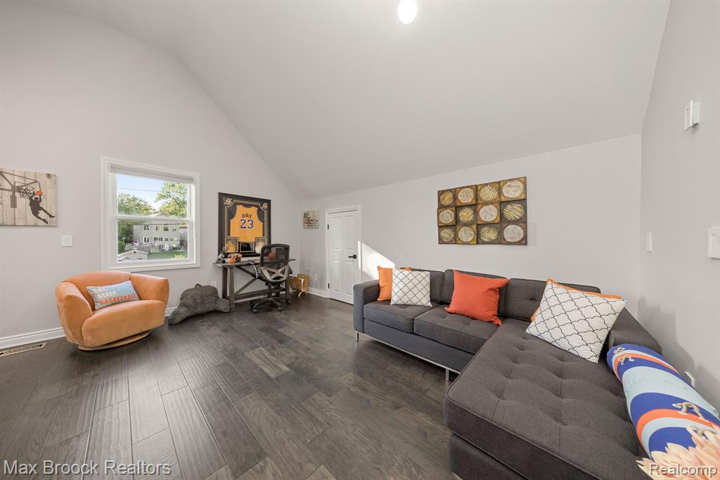 4659 LINWOOD Street, West Bloomfield, MI 48324 — Photo 60