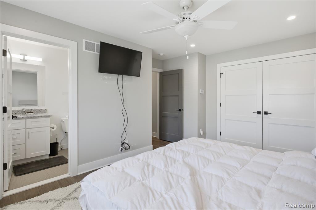 4221 W 14 Mile Road, Royal Oak, MI 48073 — Photo 29