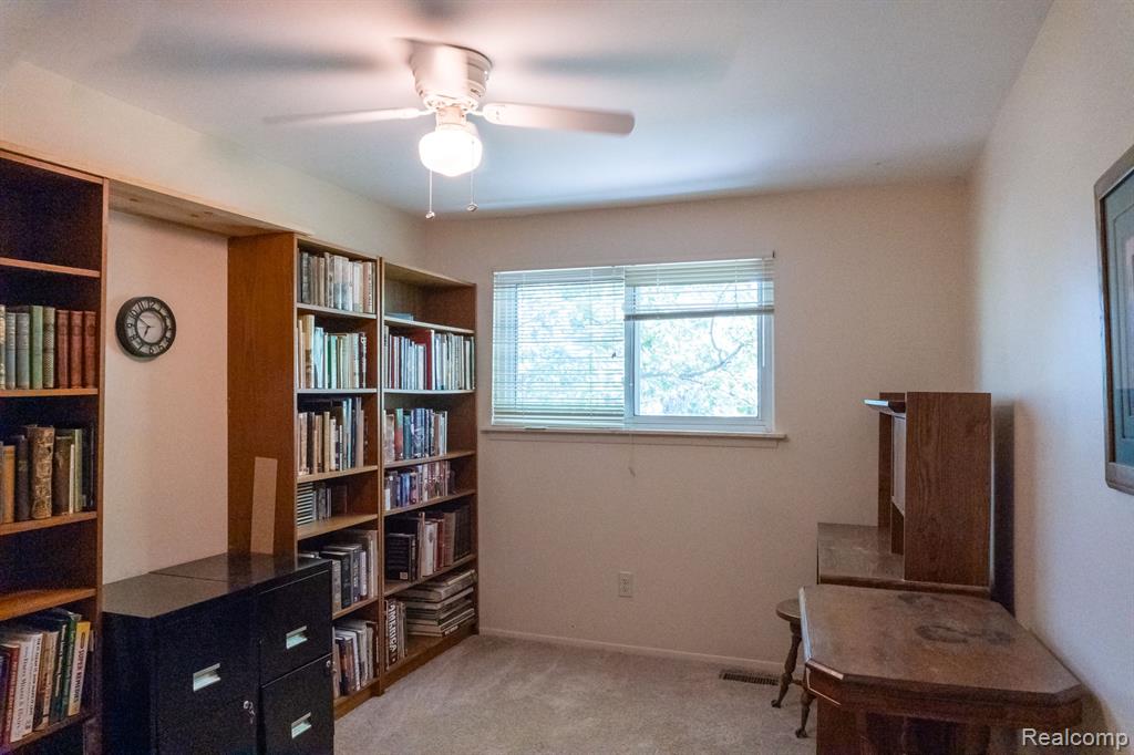 8362 LAKEVIEW Drive, Ypsilanti, MI 48198 — Photo 19