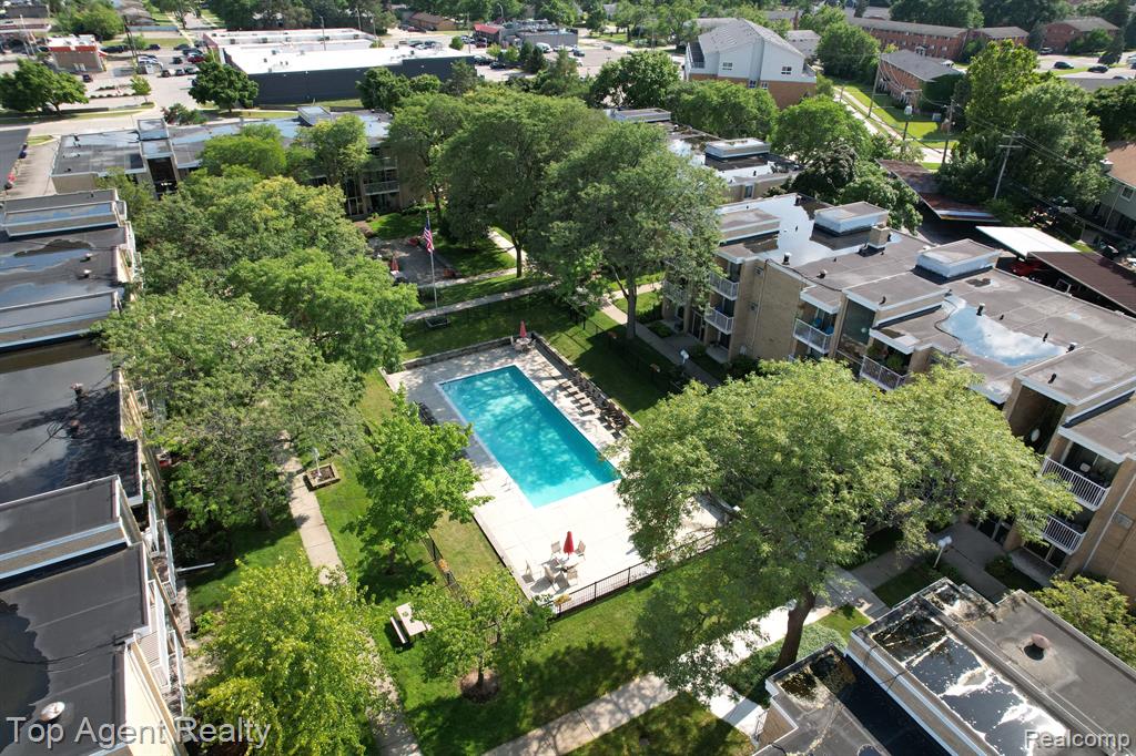 4905 CROOKS Road, B10, Royal Oak, MI 48073 — Photo 13