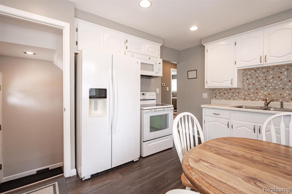 6905 Lathers Street, Garden City, MI — Photo 13