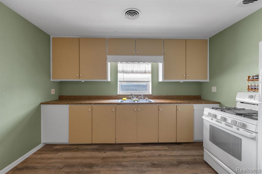 5223 Allen Road, Allen Park, MI 48101 — Photo 7