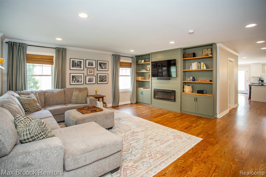 924 N Maple Avenue, Royal Oak, MI 48067 — Photo 3