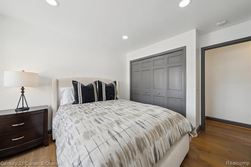 29345 E CHANTICLEER Drive, Southfield, MI 48034 — Photo 18