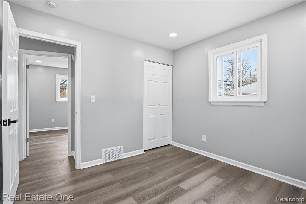 5416 JACKSON Street, Dearborn Heights, MI 48125 — Photo 12