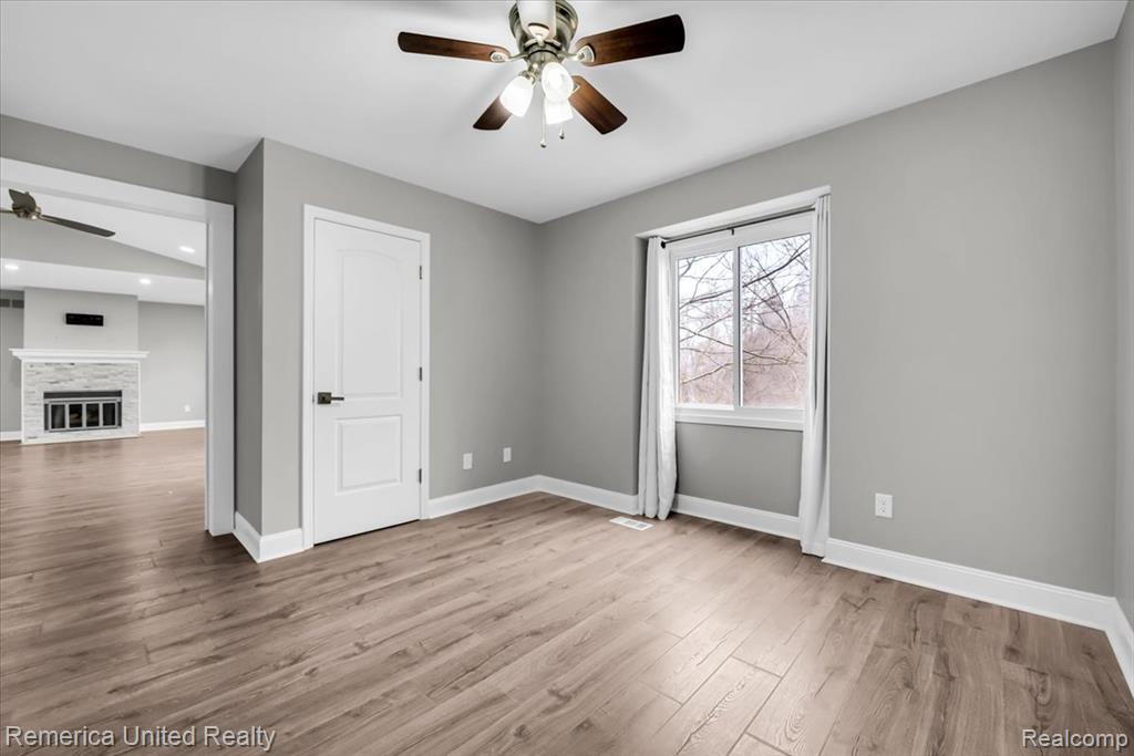 7968 Lawrence, West Bloomfield, MI — Photo 12