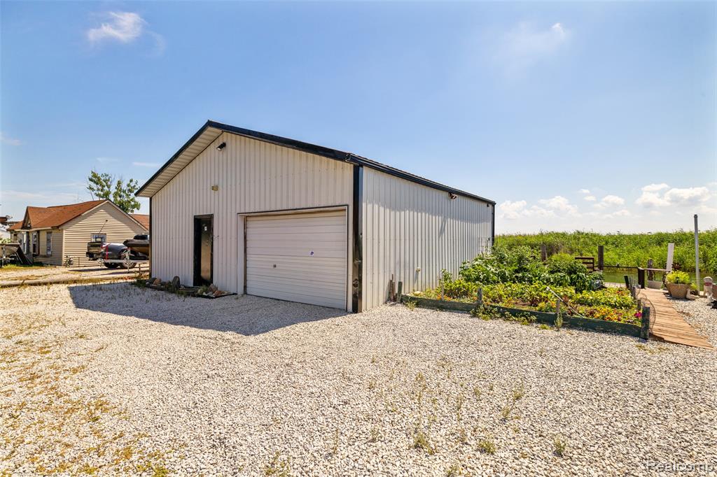 8107 Anchor Bay Drive, Clay, MI 48001 — Photo 47