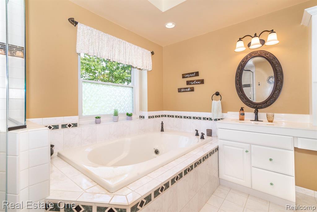 59633 Trena Lane, South Lyon, MI 48178 — Photo 32