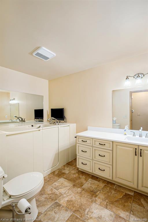 48630 SUTTON BAY, Utica, MI 48315 — Photo 6