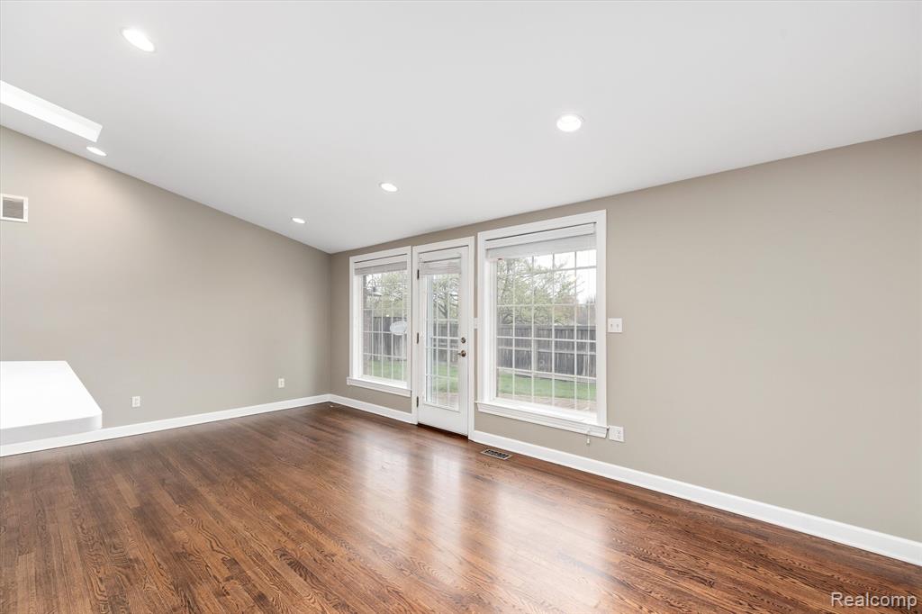 854 Brooklawn Drive, Troy, MI 48084 — Photo 8