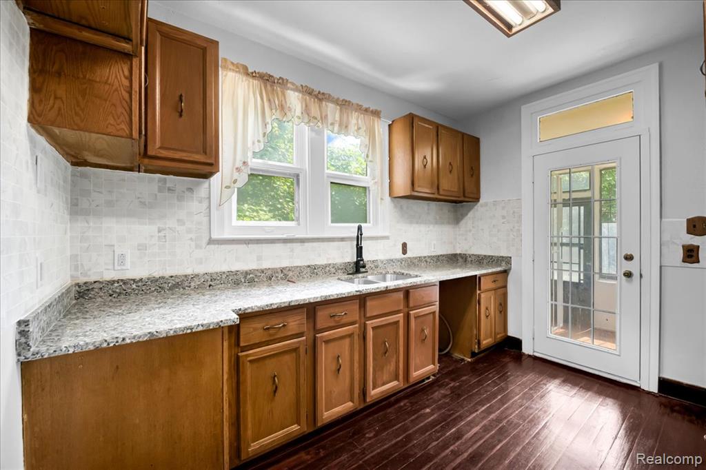 12725 Broadstreet Avenue, Detroit, MI 48238 — Photo 10