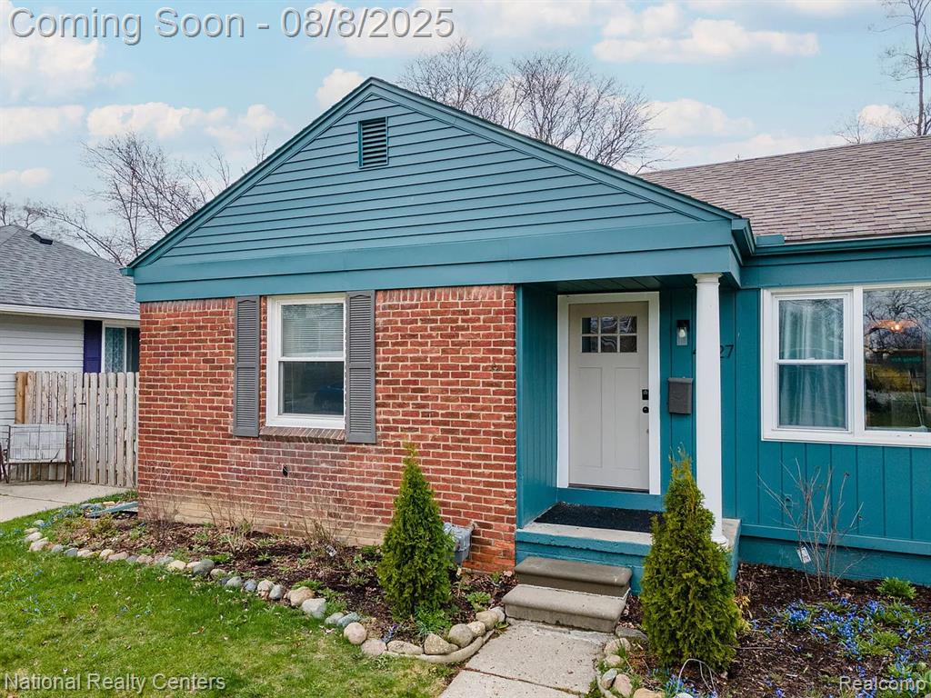 4727 Olivia Avenue, Royal Oak, MI 48073 — front exterior