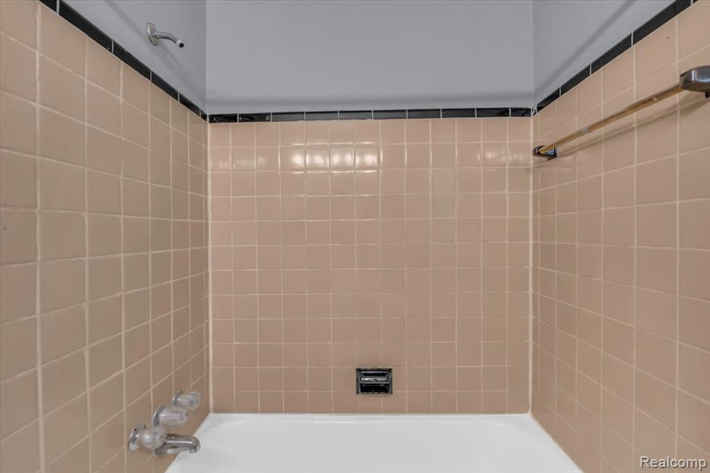 7766 Clayburn Street, Detroit, MI 48228 — Photo 15
