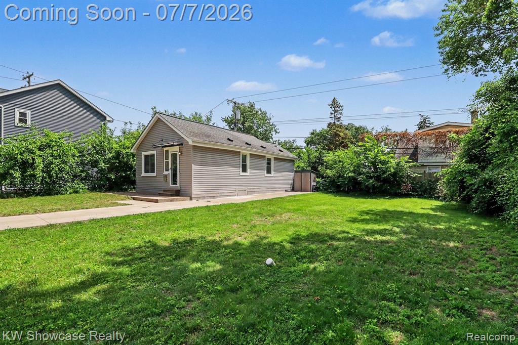 435 W Sonoma Avenue, Hazel Park, MI 48030 — Photo 19