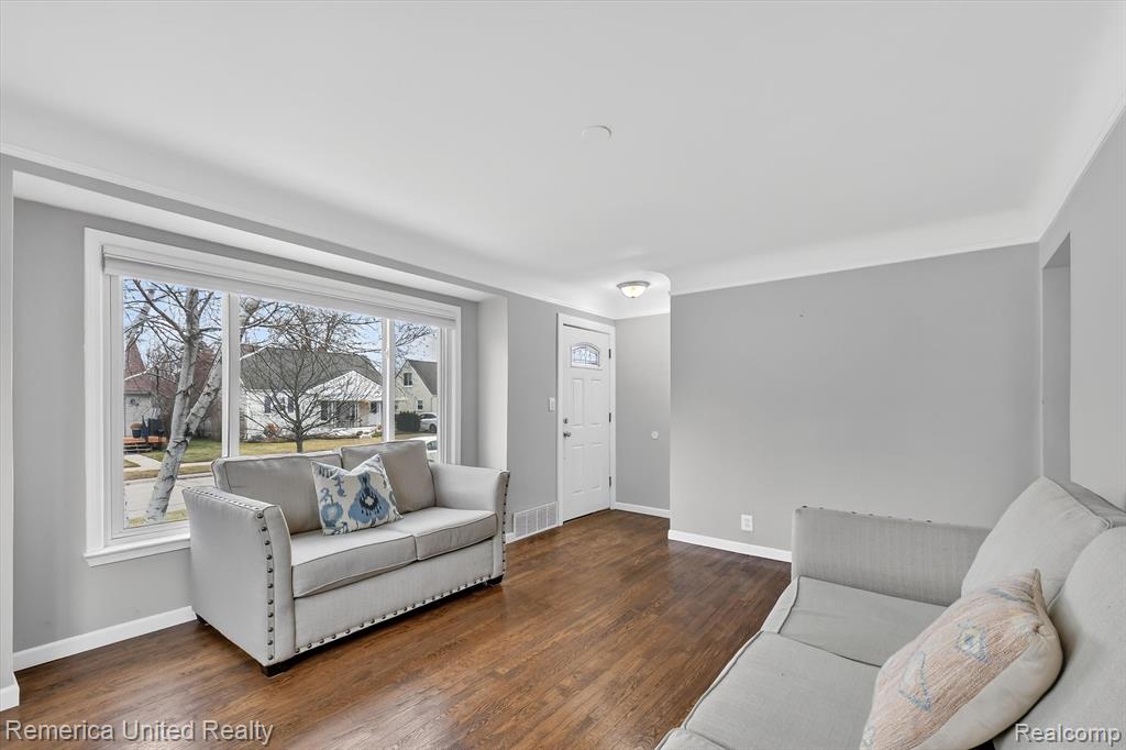 508 S Chocolay Avenue, Clawson, MI — Photo 4