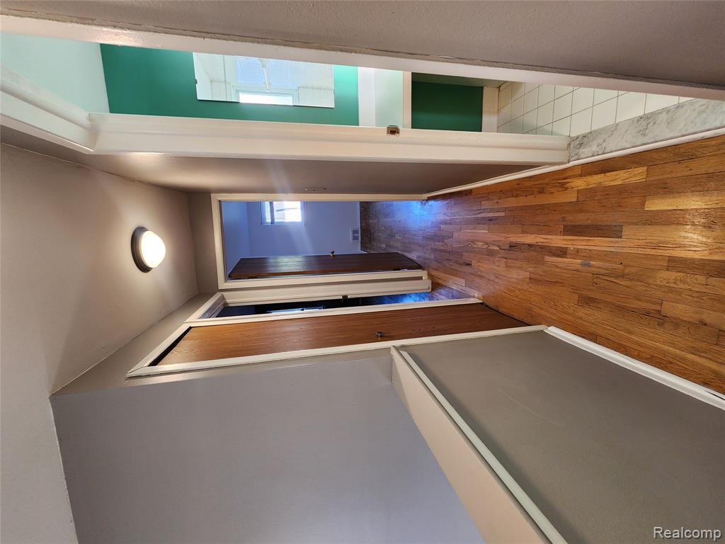 8665 Sterling, Center Line, MI 48015 — Photo 13