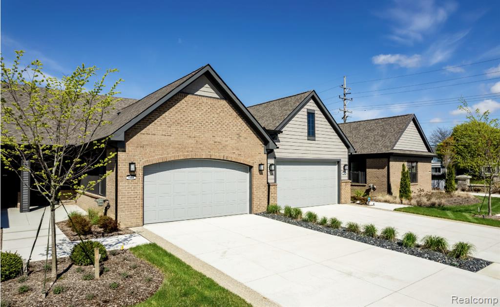 931 Heritage Drive, Bloomfield Hills, MI 48304 — front exterior