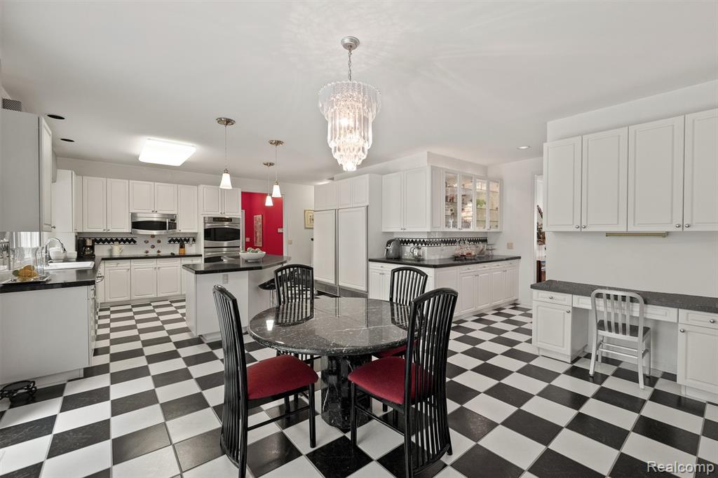 6993 Crosswell Drive, West Bloomfield, MI — Photo 15