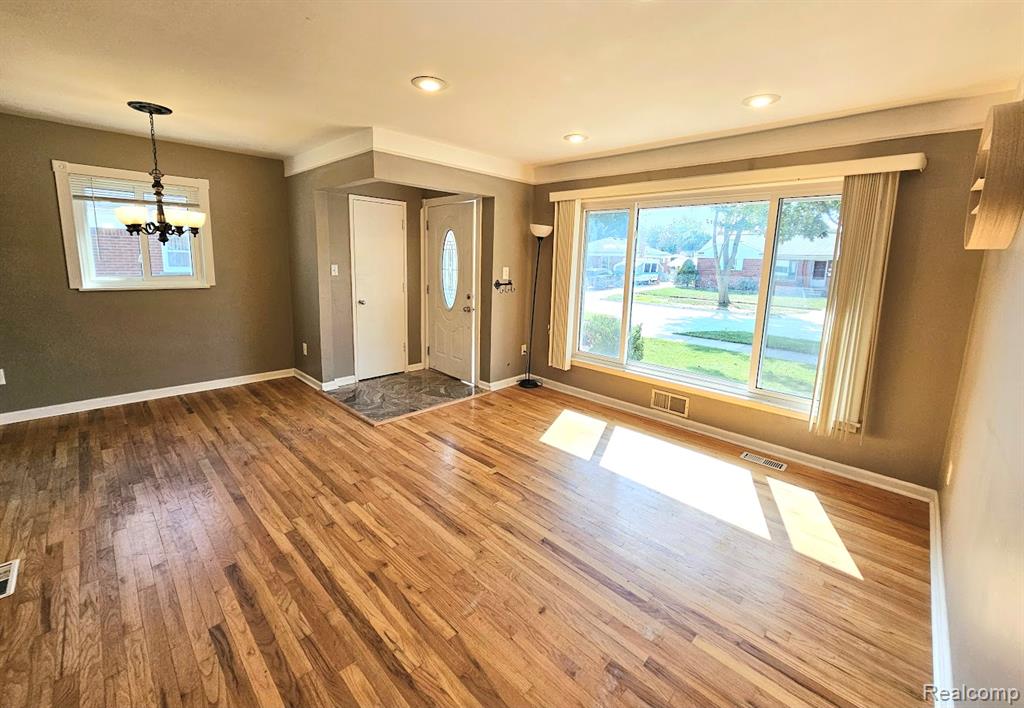 9994 Deering Street, Livonia, MI 48150 — Photo 5