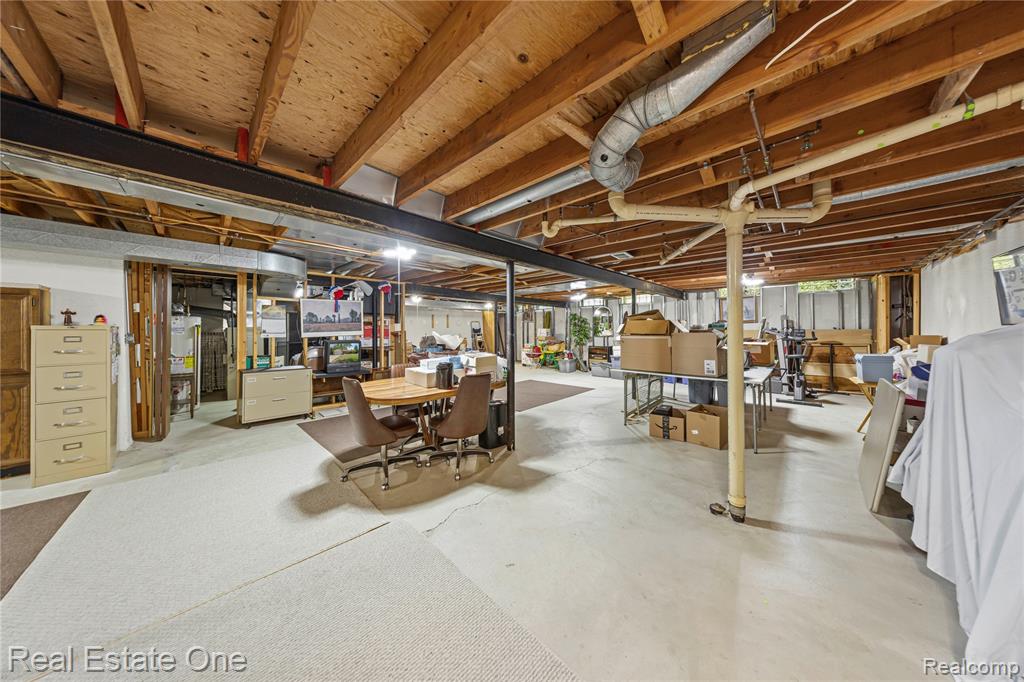 5487 Boros Drive, Troy, MI 48085 — Photo 31