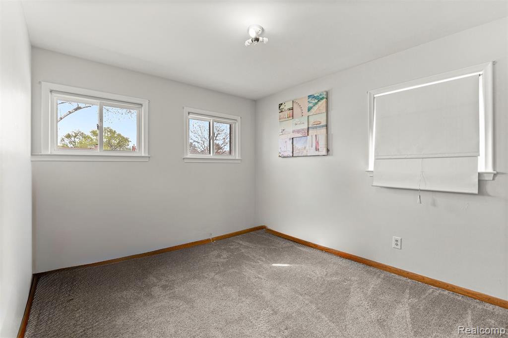 5755 Plainfield Street, Dearborn Heights, MI 48127 — Photo 13