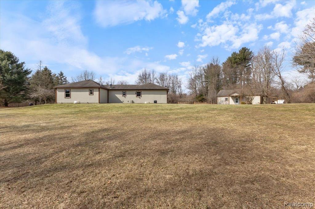 572 CASEMER Road, Lake Orion, MI — Photo 8