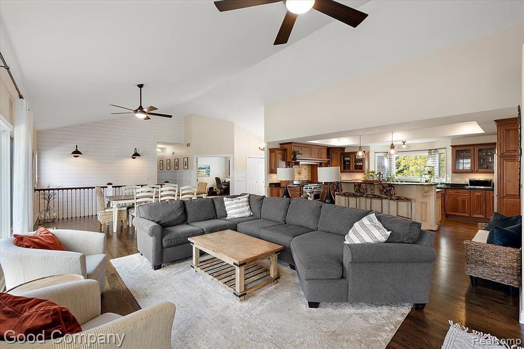 4671 BURNLEY Drive, Bloomfield Hills, MI 48304 — Photo 16