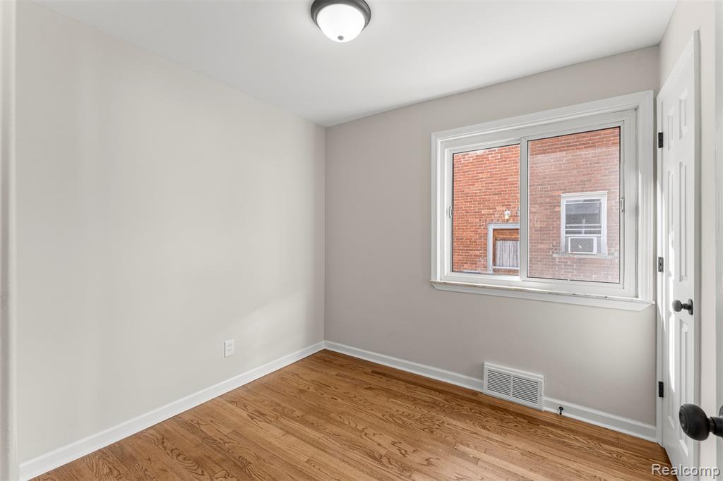 9306 Melbourne Avenue, Allen Park, MI 48101 — Photo 17