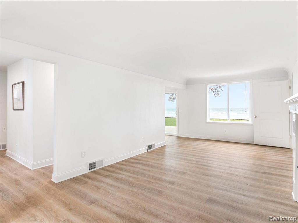 5444 LAKESHORE Road, Fort Gratiot, MI 48059 — Photo 12