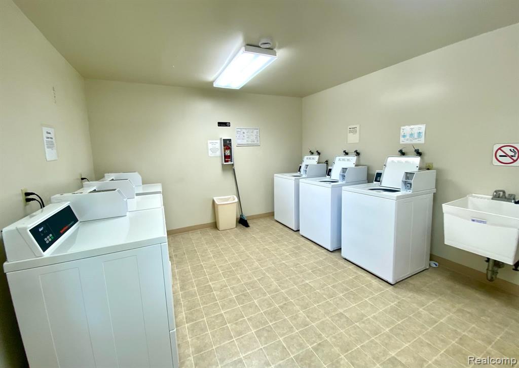 6160 Innkeepers Court, 69, East Lansing, MI 48823 — Photo 22