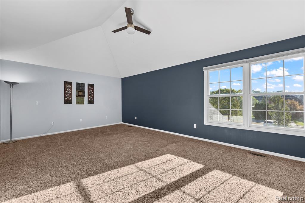 4476 Woodcliff Court, Rochester, MI 48306 — Photo 26