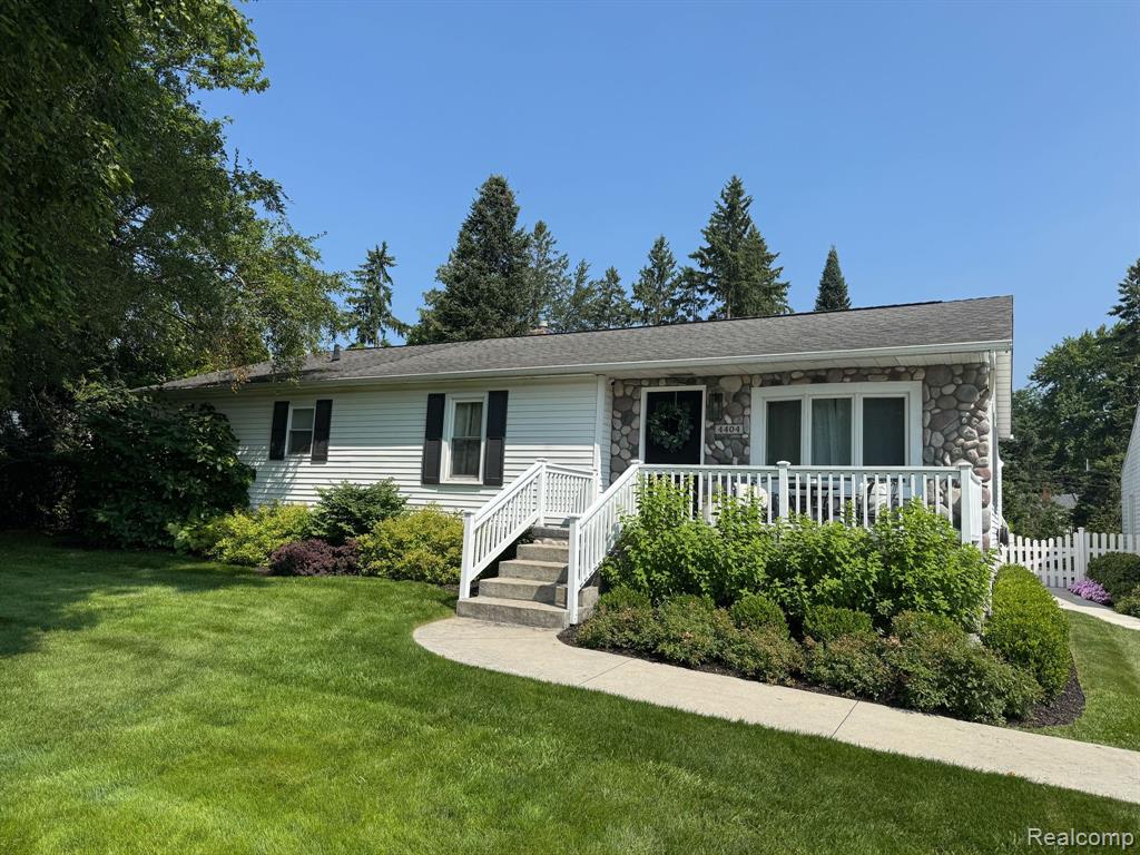 4404 Pinedale Avenue, Clarkston, MI — front exterior