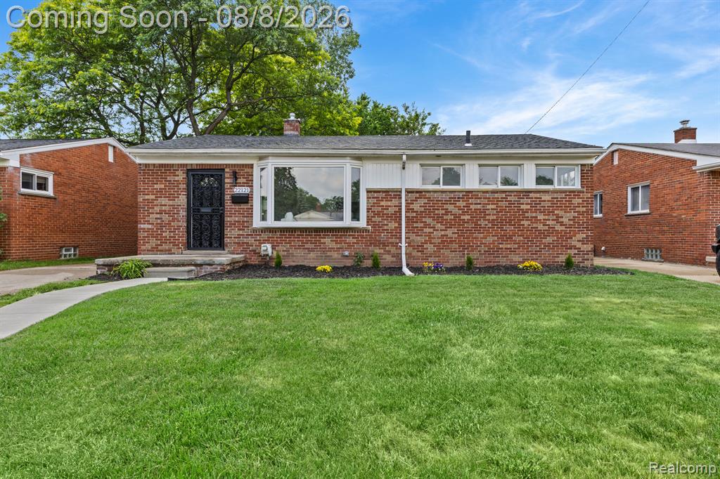 22121 Whitmore Street, Oak Park, MI 48237
