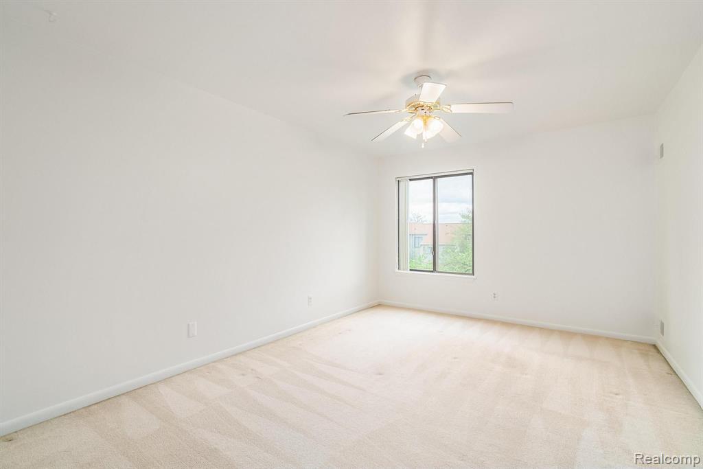 9663 BAYVIEW Drive, Ypsilanti, MI 48197 — Photo 20