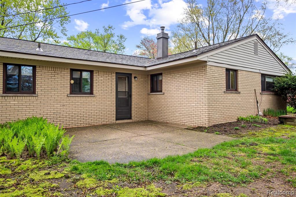 2475 Lafay Drive, West Bloomfield, MI 48324 — Photo 28