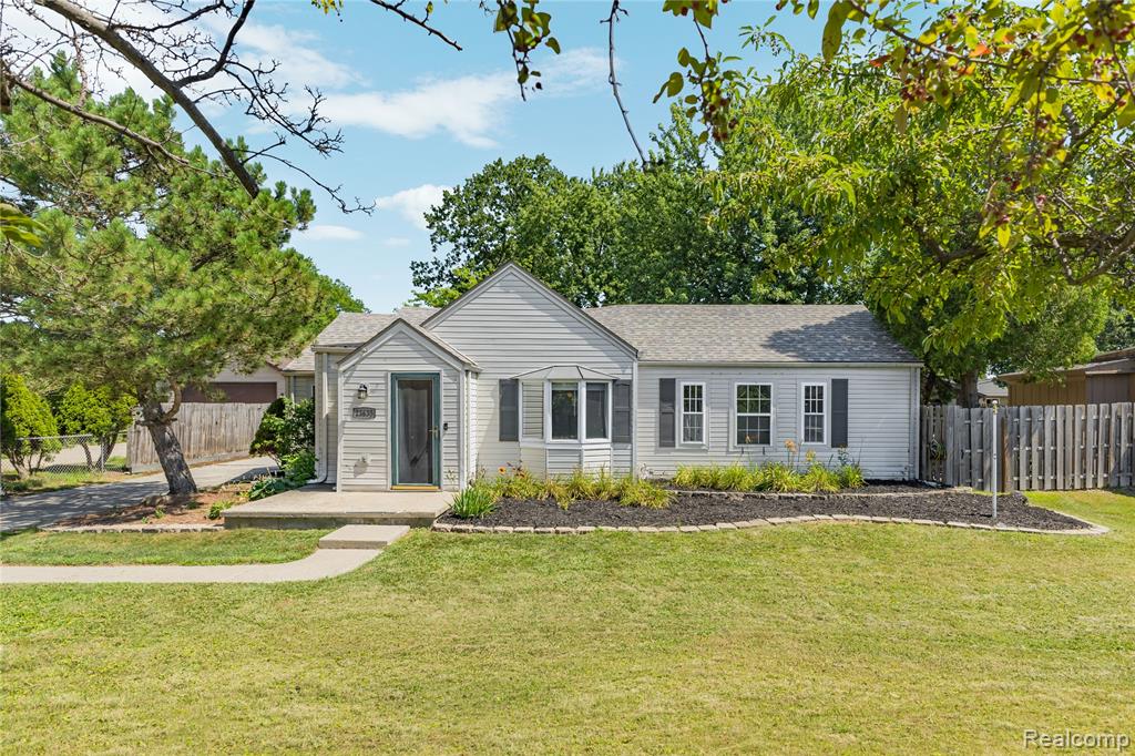 23635 Lakewood Street, Clinton Twp, MI 48035