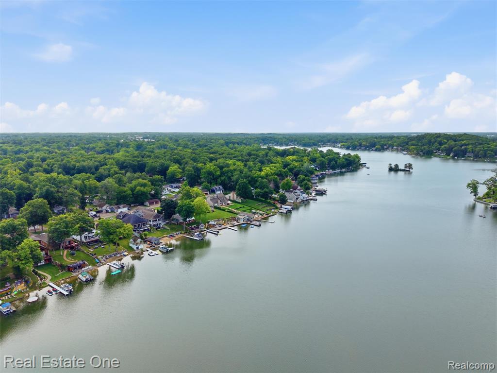 4011 Lotus Drive, Waterford, MI 48329 — Photo 16