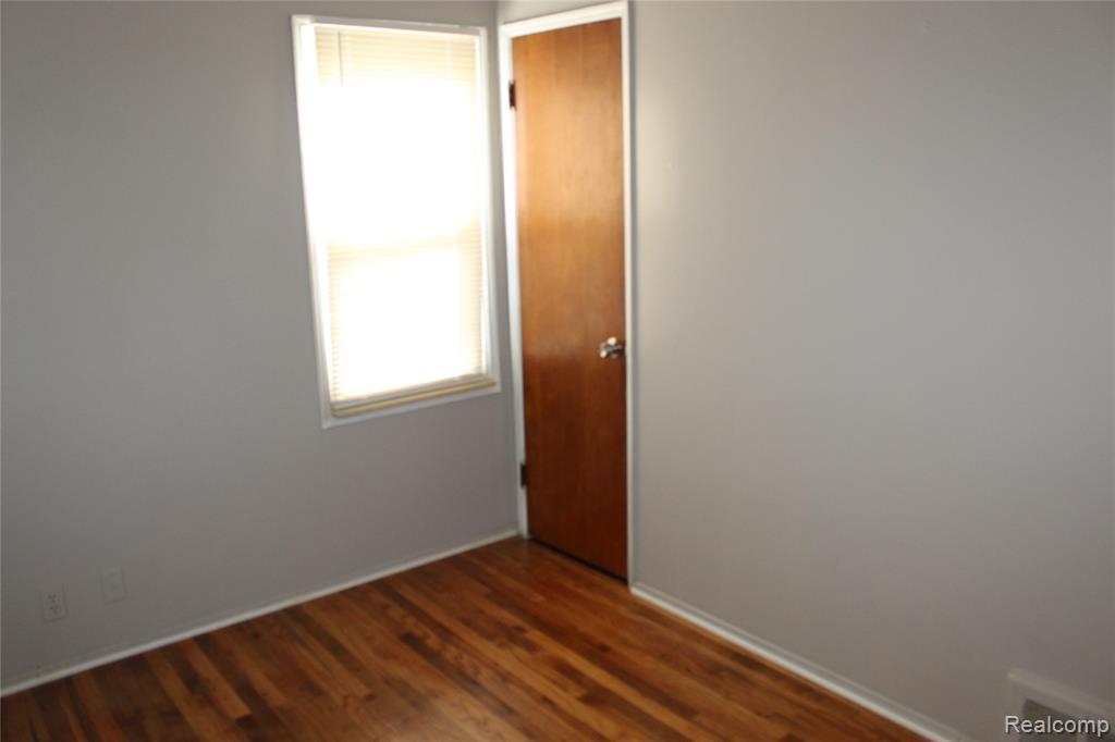 19177 NEGAUNEE, Redford, MI 48240 — Photo 8