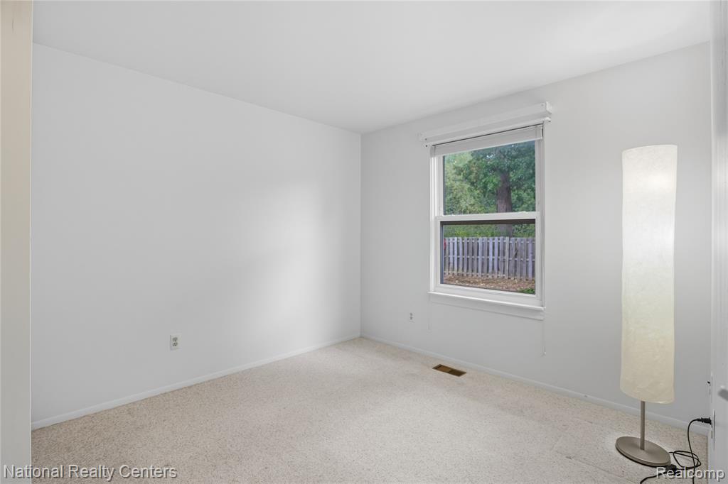 1493 Mariner Drive, Walled Lake, MI 48390 — Photo 12