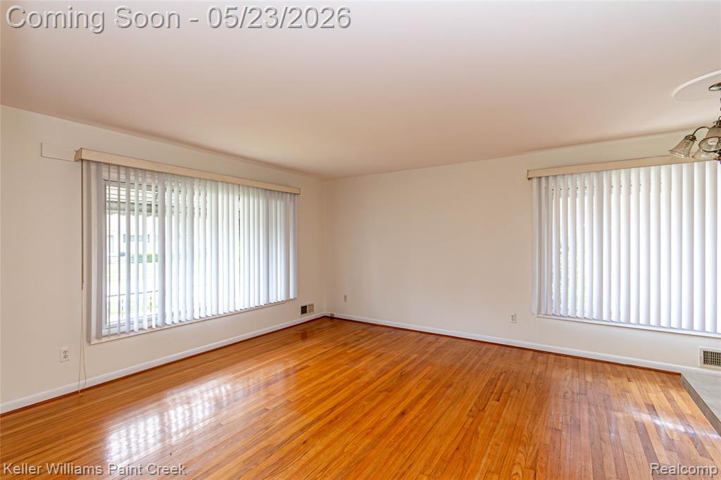 31395 Lyons Circle W, Warren, MI 48092 — Photo 17