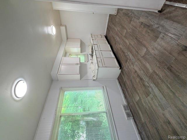 4701 Birchcrest Drive, Flint, MI 48504 — Photo 10