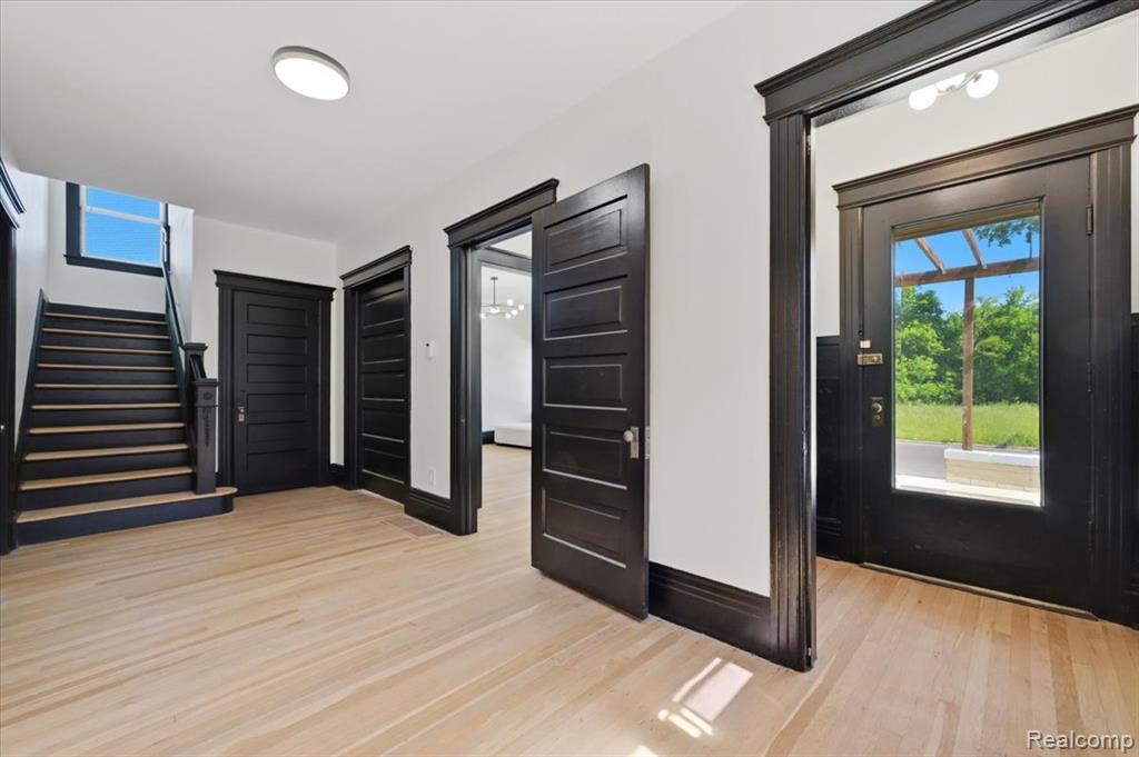 285 Owen Street, Detroit, MI 48202 — Photo 5