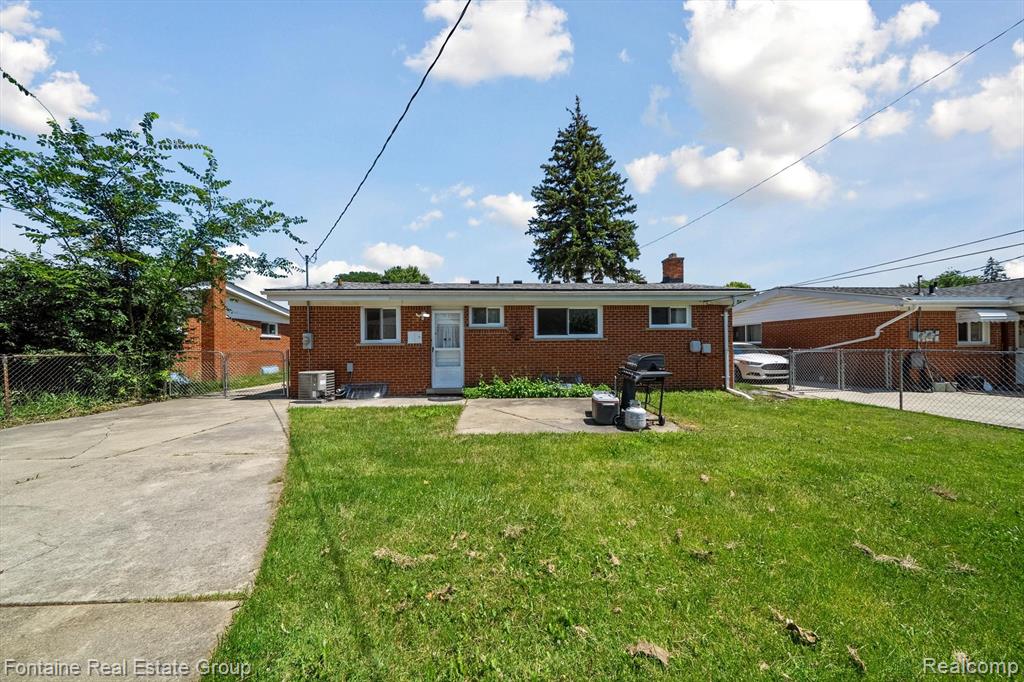 8657 Mercedes Street, Dearborn Heights, MI 48127 — Photo 37