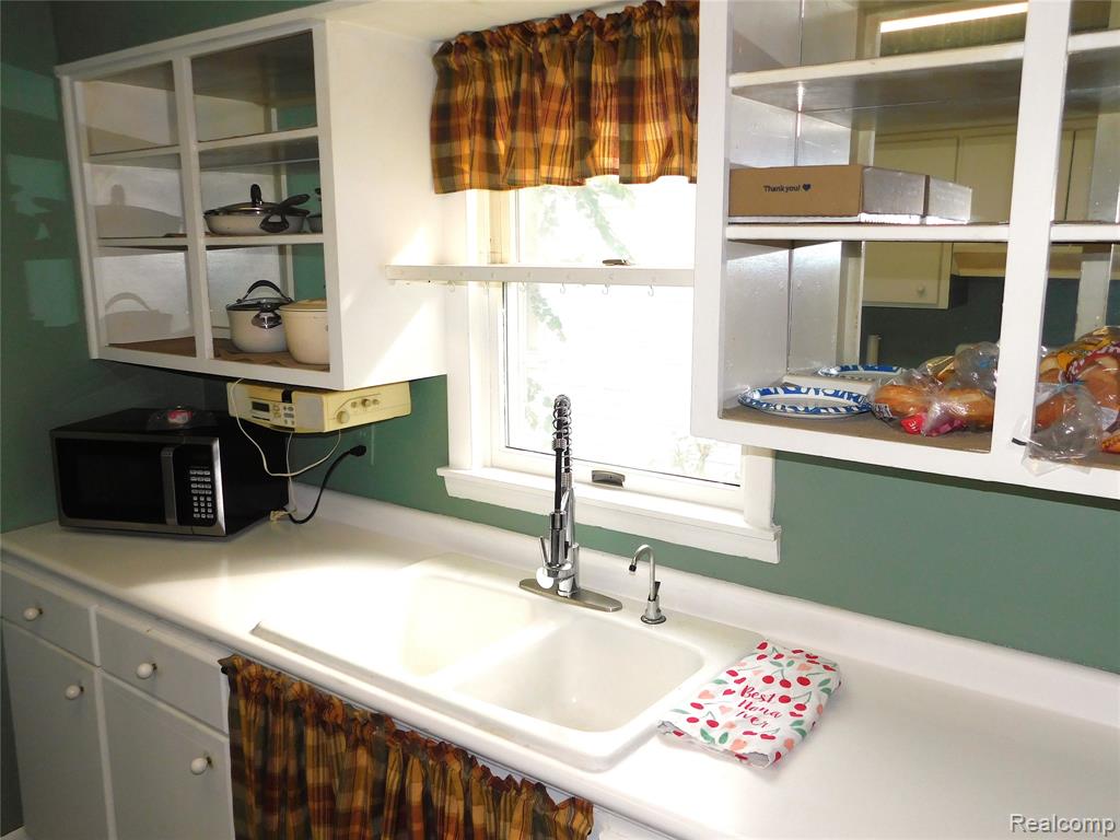 825 Pettibone Avenue, Flint, MI 48507 — Photo 10