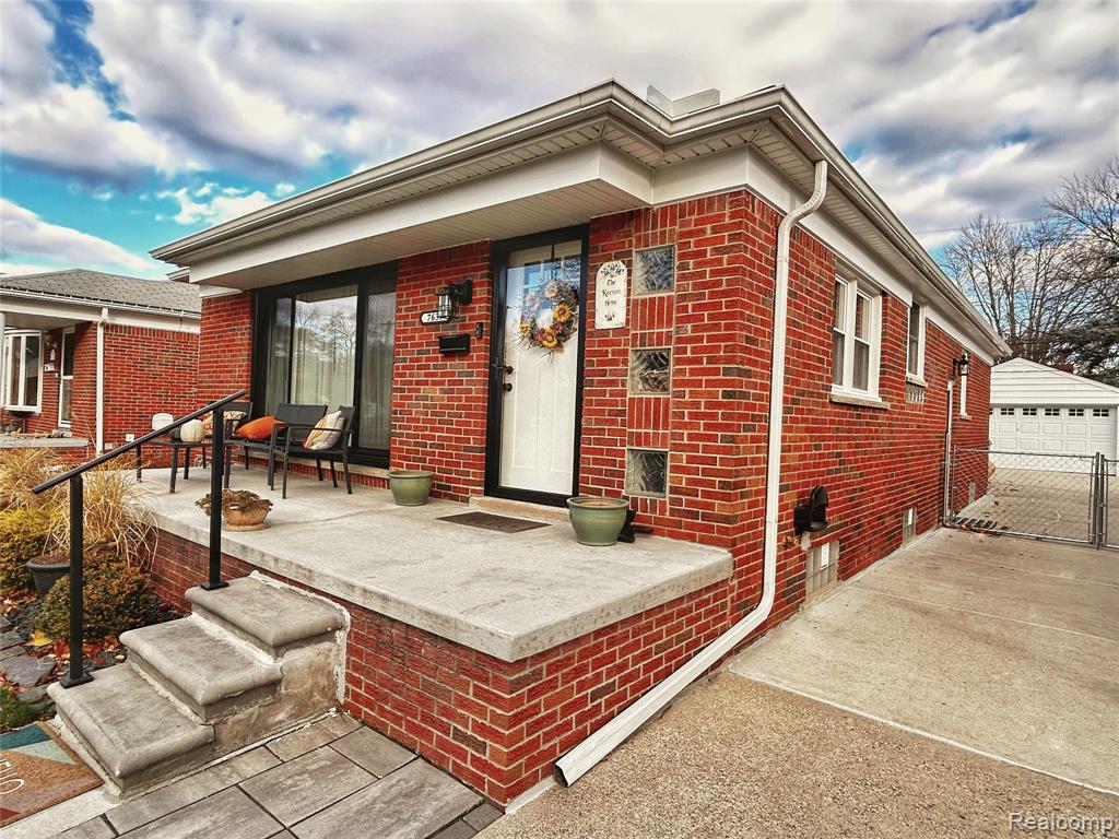 7639 Cortland Avenue, Allen Park, MI 48101 — Photo 2