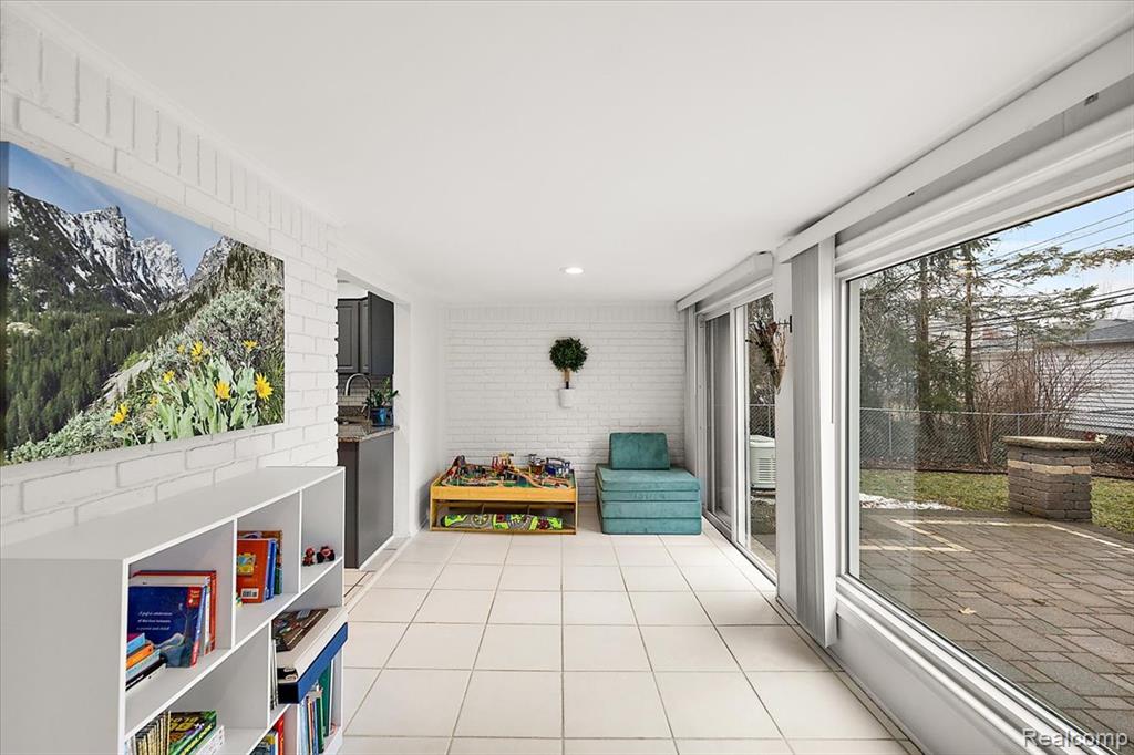 16244 Lauderdale Avenue, Beverly Hills, MI 48025 — Photo 16