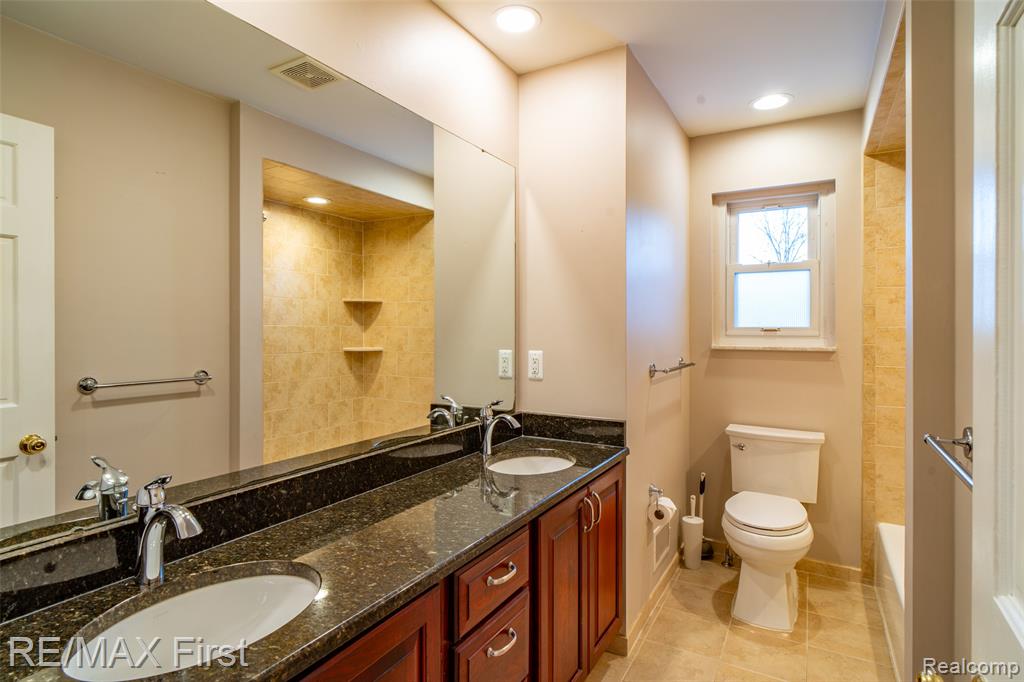 41498 Harvard Drive, Sterling Heights, MI 48313 — Photo 16