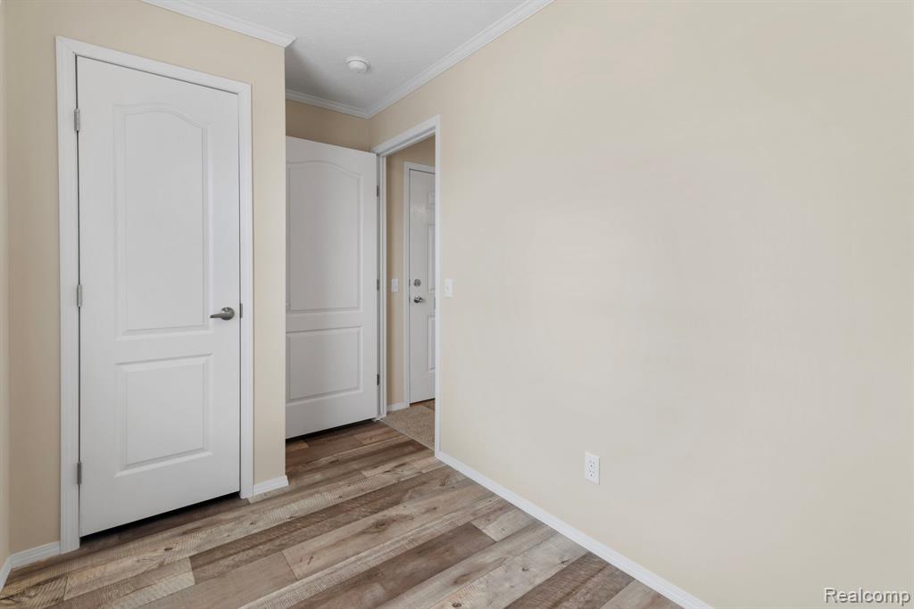 11047 Silver View Court, South Lyon, MI 48178 — Photo 16