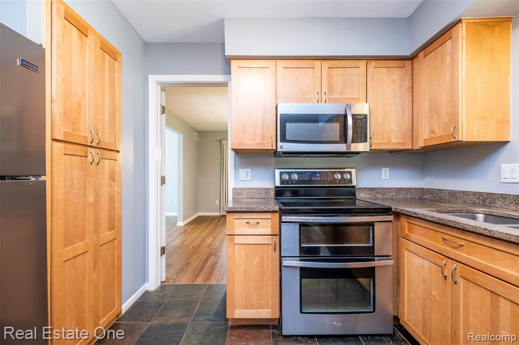 4079 Cumberland Court, Commerce Twp, MI 48390 — Photo 17