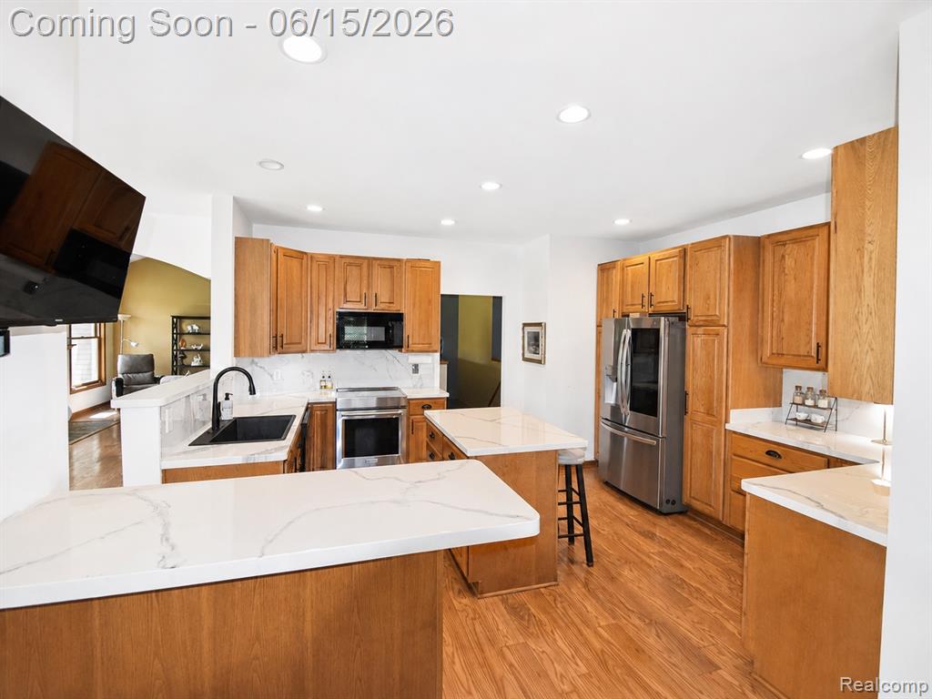 12390 Country Creek Drive, Goodrich Vlg, MI — Photo 7